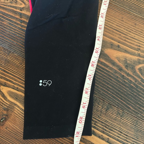 Split 59 leggings. Size medium - Picture 3 of 4